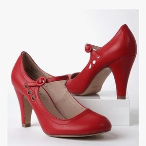 Sleek Black Fashion Piece